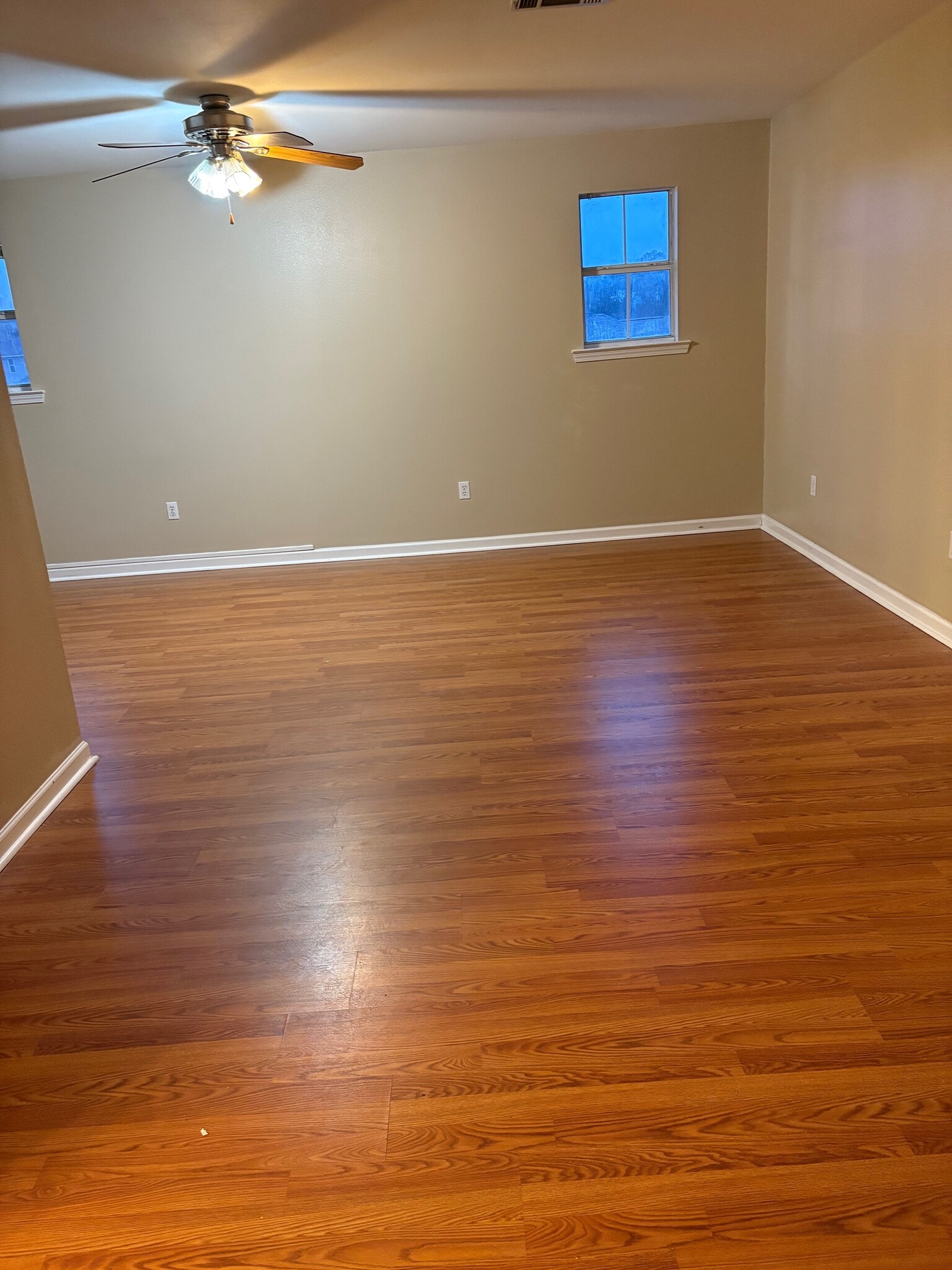 Building Photo - 36013 Raleigh Dr