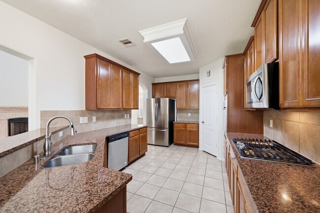Building Photo - 2117 Rushing Spring Dr