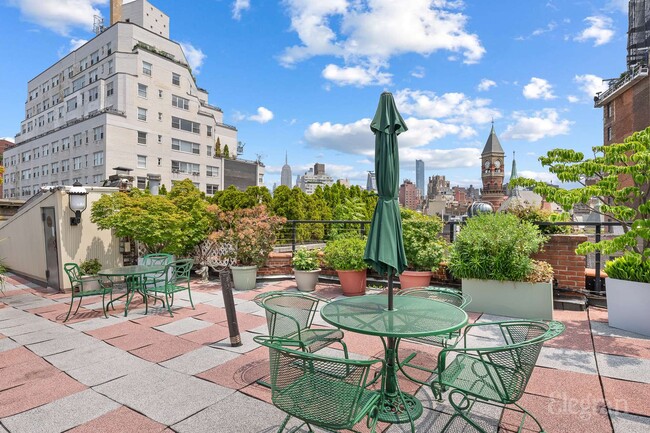 Building Photo - 138 W 10th St