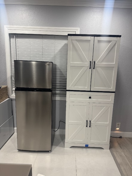 Building Photo - 5 W 4th St