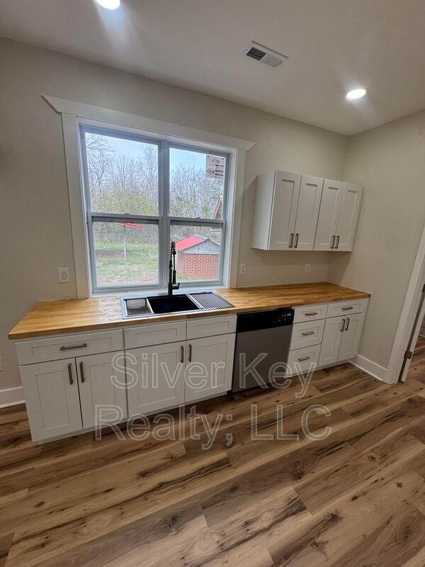 Building Photo - 3663 Sweetwater Vonore Rd