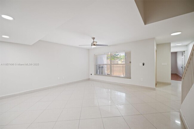 Building Photo - 1382 NW 123rd Ave