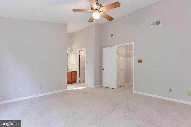 Building Photo - 1605 Oak Spring Way