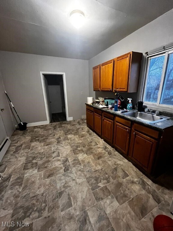 Building Photo - 2495 Apple Ave