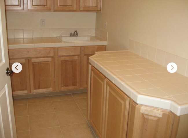 Building Photo - 3520 Painted Vista Dr