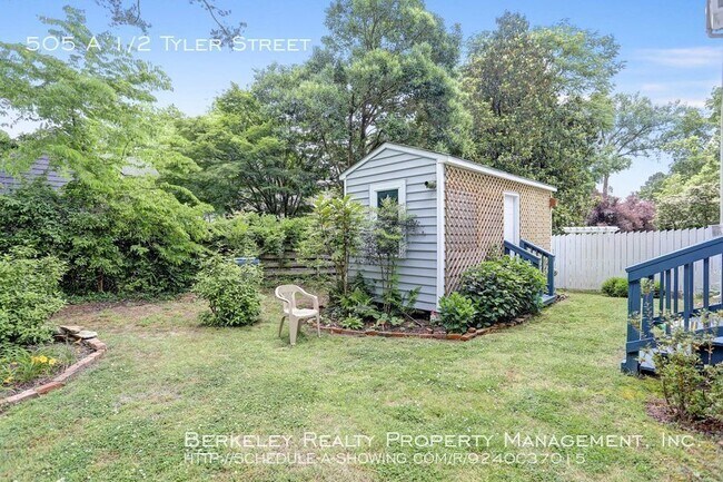 Building Photo - 505 1/2 Tyler Street - A