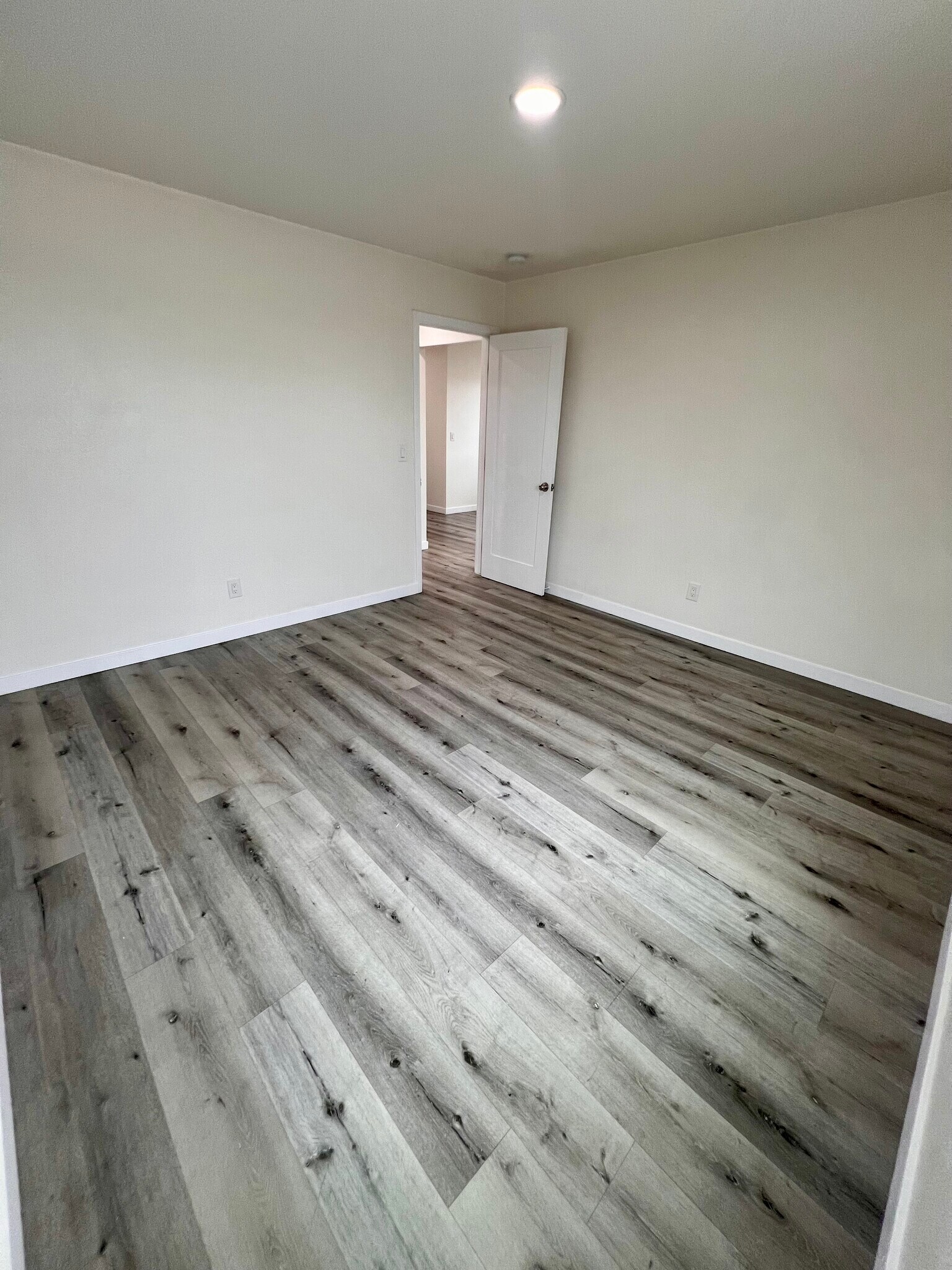 Building Photo - 1854 Coolidge St