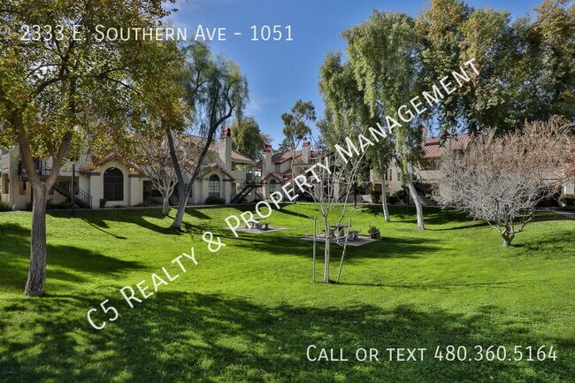 Building Photo - Adorable 2 Bed/2 Bath Tempe Townhouse