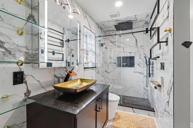 Building Photo - 6600 Gentle Ben Cir