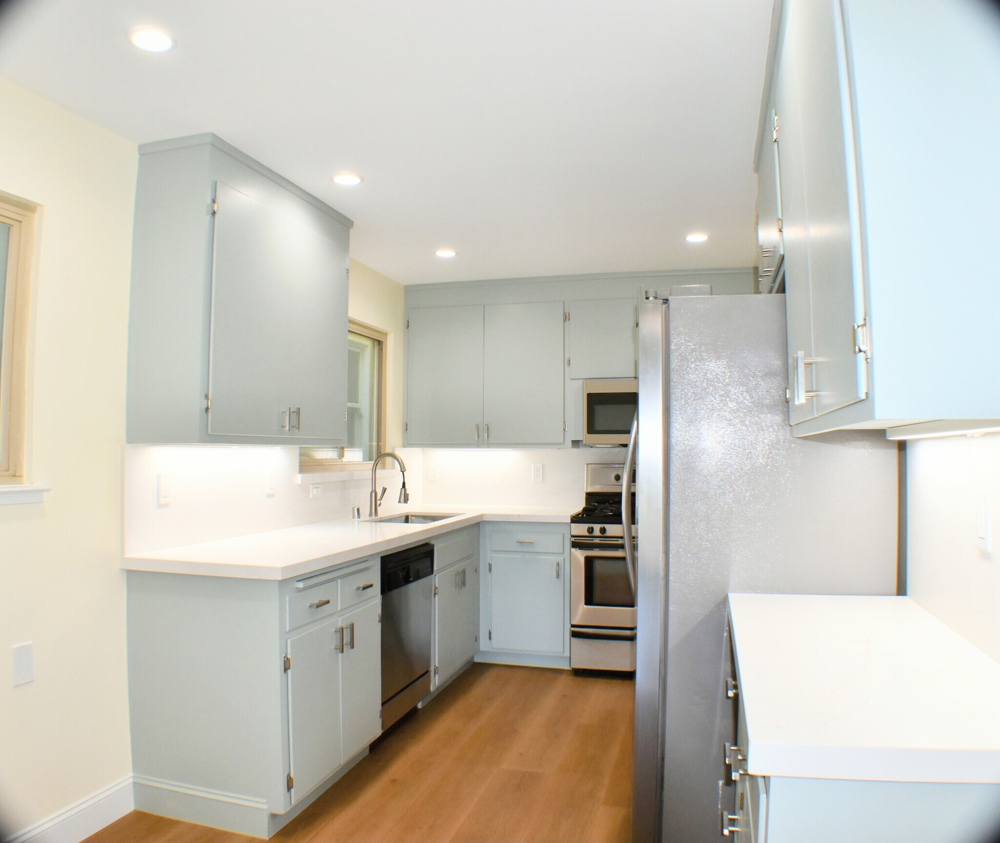 Building Photo - 286 Roosevelt Way