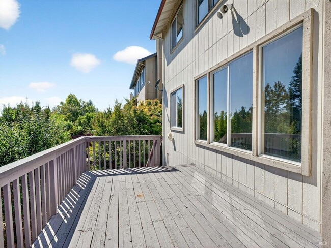 Building Photo - 5794 Owl Hill Ave