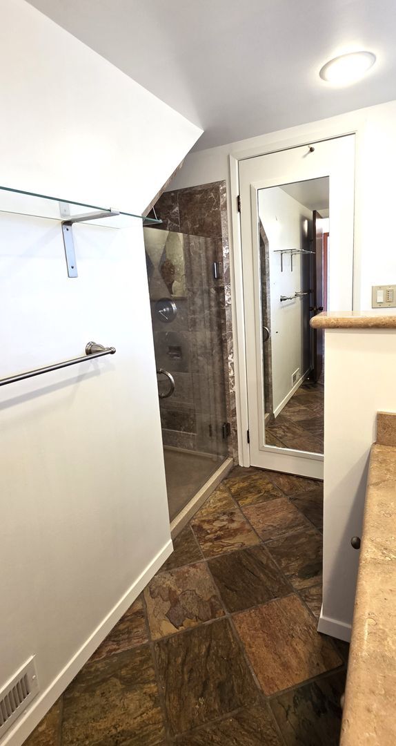 Building Photo - Fabulous Moraga 4bd+den/3ba Property with Stunning Views & Pool/Spa