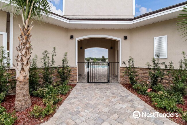 Building Photo - Four Bedroom Just Off Amelia Concourse!