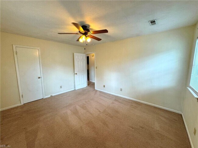 Building Photo - 312 Christa Dr