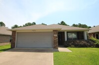 Building Photo - Coming Soon! 4 bedroom 2 Bathroom in WHISD!