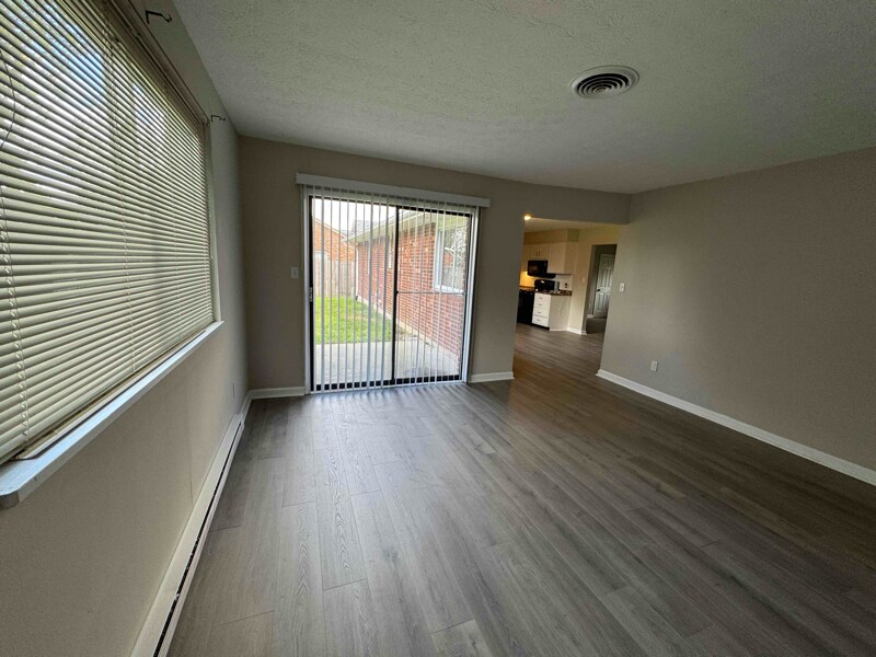 Building Photo - 1149 Navaho Dr