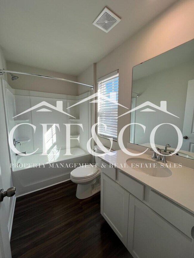 Building Photo - Spacious 5-Bedroom Home with Loft, 2-Car Garage & Neighborhood Amenities