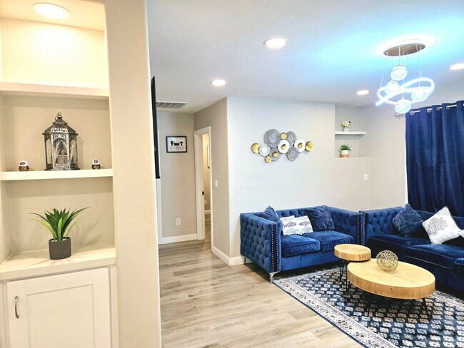 Building Photo - 451 E Lincoln Ave