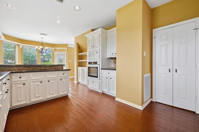 Building Photo - 8714 Malardcrest Dr