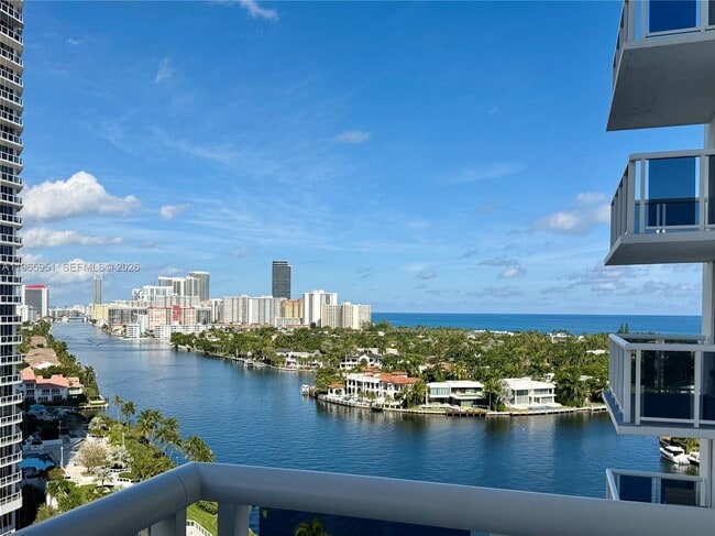 Building Photo - 20515 E Country Club Dr