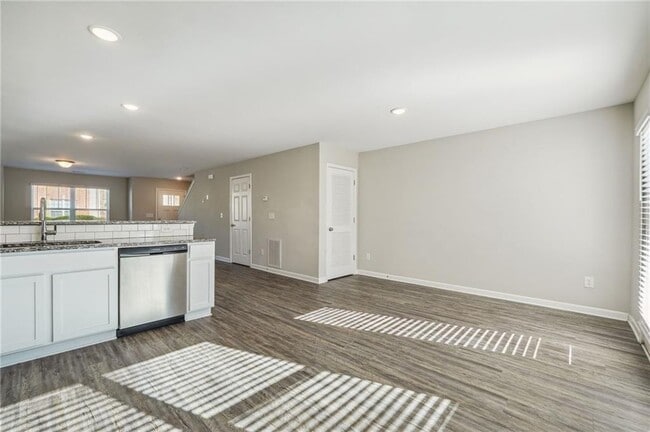 Building Photo - 4420 Pinscher St