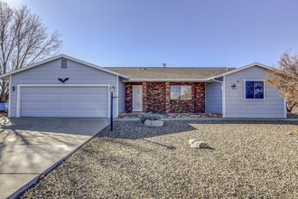 Building Photo - 3 Bedroom, 2 Bath Home in Prescott Valley!