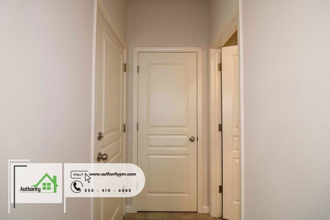 Building Photo - 2347 Shining Star Way