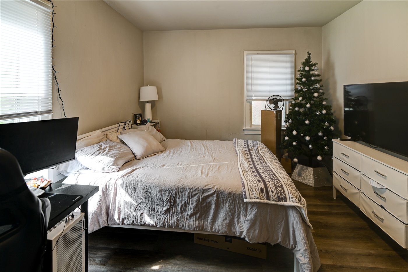 Building Photo - 205 S Fair Oaks Ave