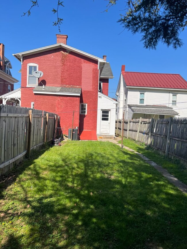 Building Photo - Update 3 bedroom - Sinking Spring, PA