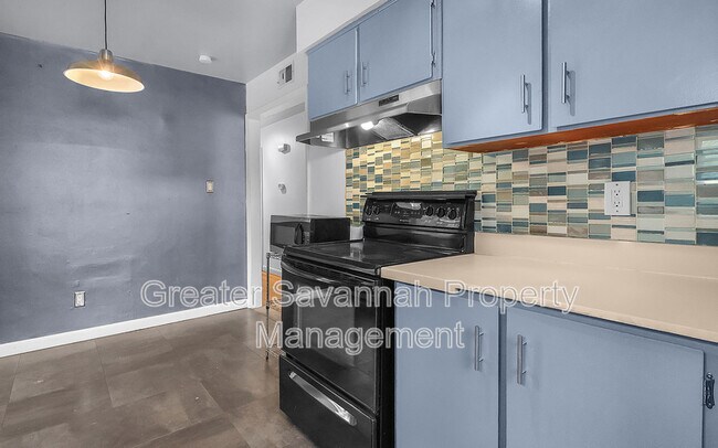 Building Photo - 1401 E 33rd St