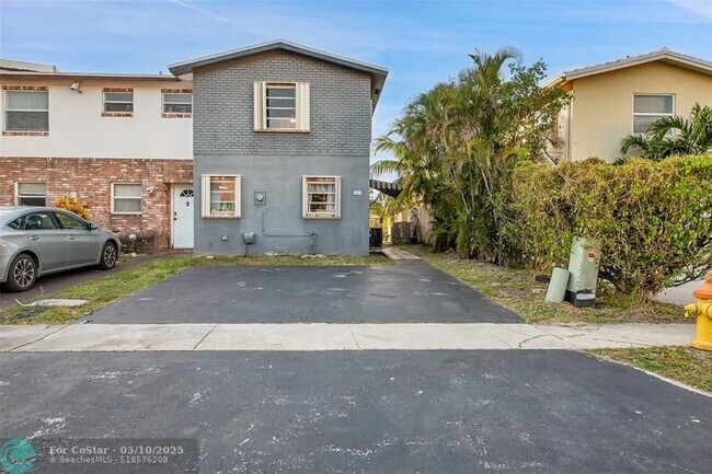 Building Photo - 447 Sunshine Dr