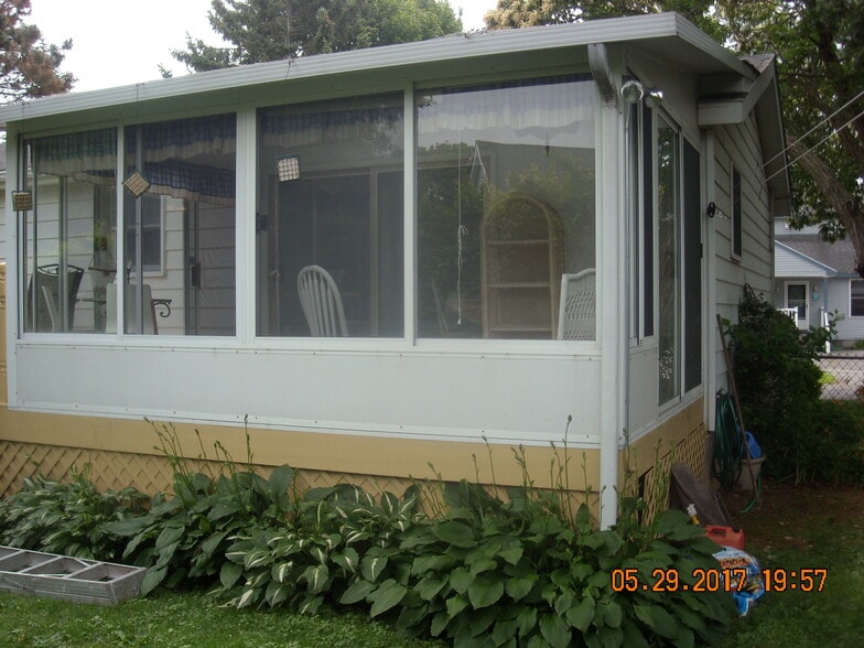 Building Photo - 20 Parker Pl