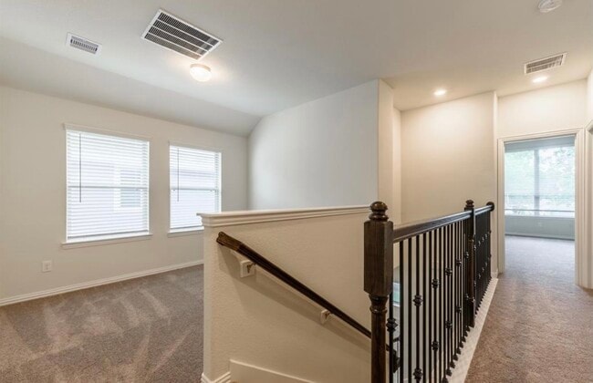 Building Photo - 711 Embercove Dr