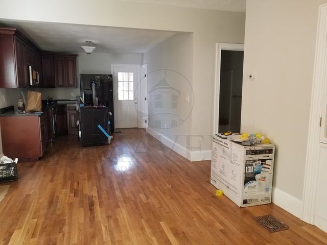 Building Photo - 45 Adams St