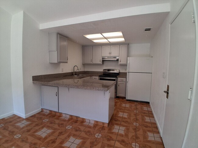 Building Photo - Thistlewood3505/3507