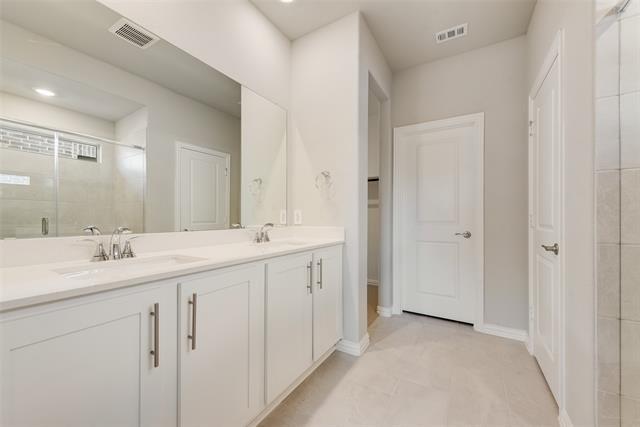 Building Photo - 2127 Mustang Wy