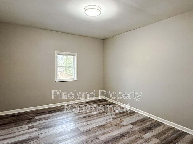 Building Photo - 1213 Strickland Bridge Rd