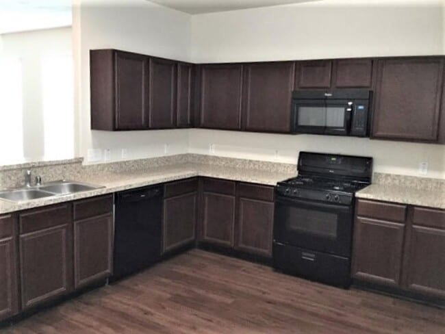 Building Photo - 3915 Hawthorn Glen Ct