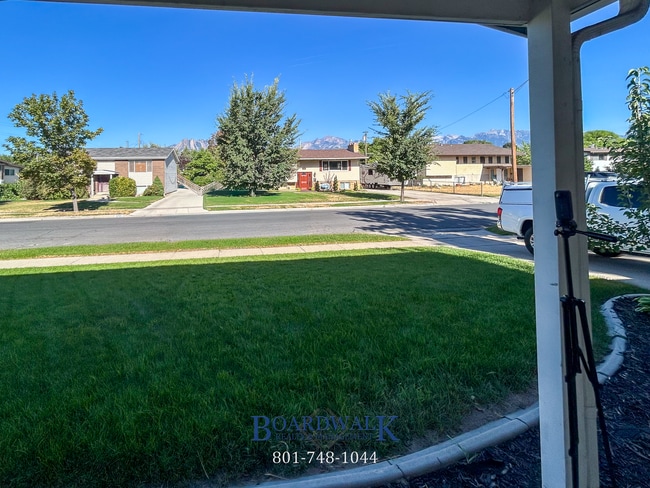Building Photo - Spacious 4-Bed Home with In-Law