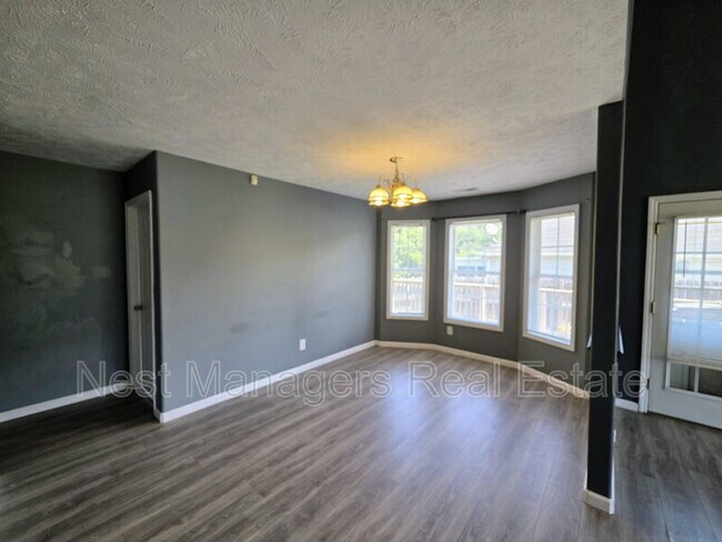 Building Photo - 7732 Redwood Ave