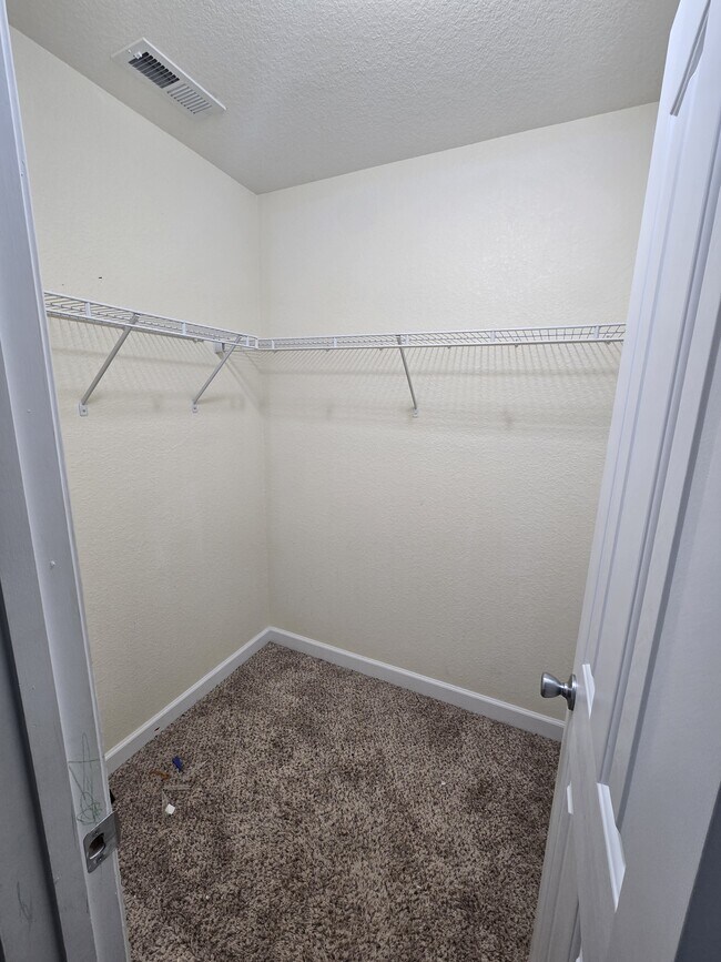 Building Photo - 2009 Breck Ave