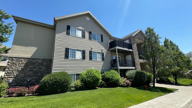 Primary Photo - 3 bedroom 2 bath!! Available Now!!