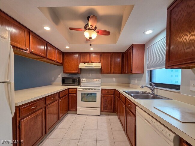 Building Photo - 4371 Bay Beach Ln