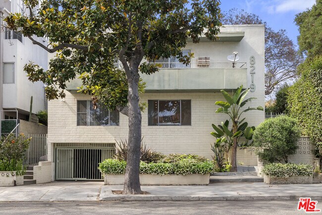 Building Photo - 8219 Norton Ave