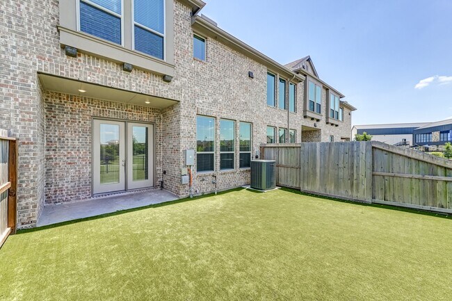 Building Photo - 6570 Scarlet Pond Ln