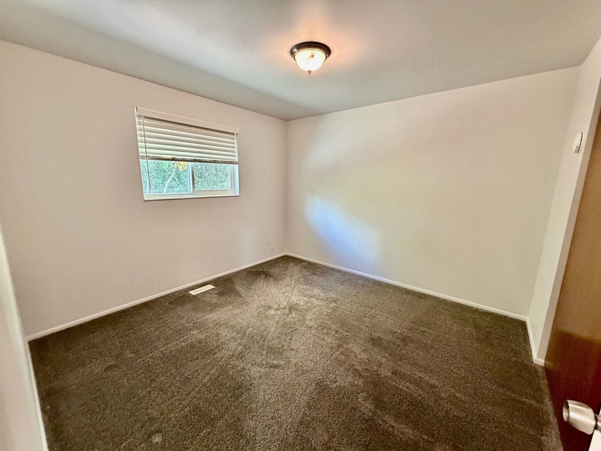 Building Photo - 3971 S 400 E