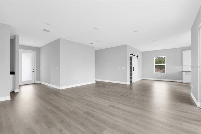 Building Photo - 405 Loveland Blvd