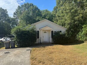 Building Photo - Nice 3 Bedroom, 2 bath