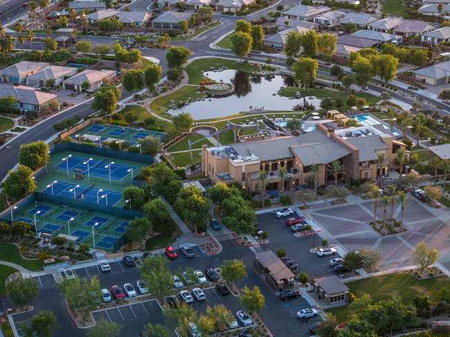 Building Photo - 51725 Pinnacle Vis Dr