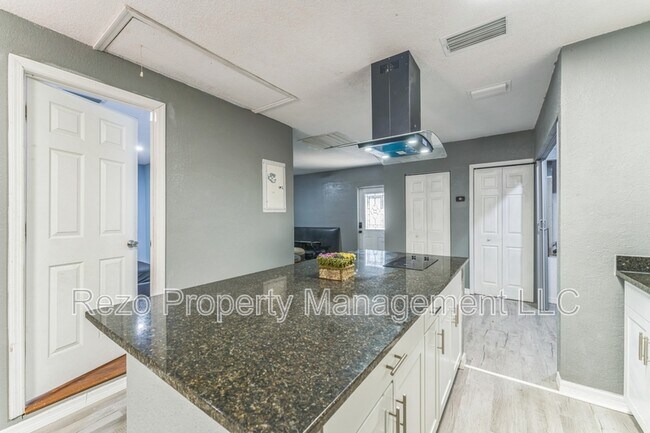 Building Photo - 465 Rio Grande Ln